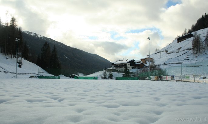 IMG_0263-FussballplatzSchnee.jpg